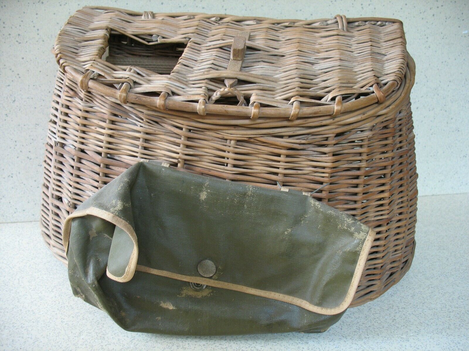 Vintage Woven Fishing Creel With Pouch. 16x6x10 Inches. Excellent Condition