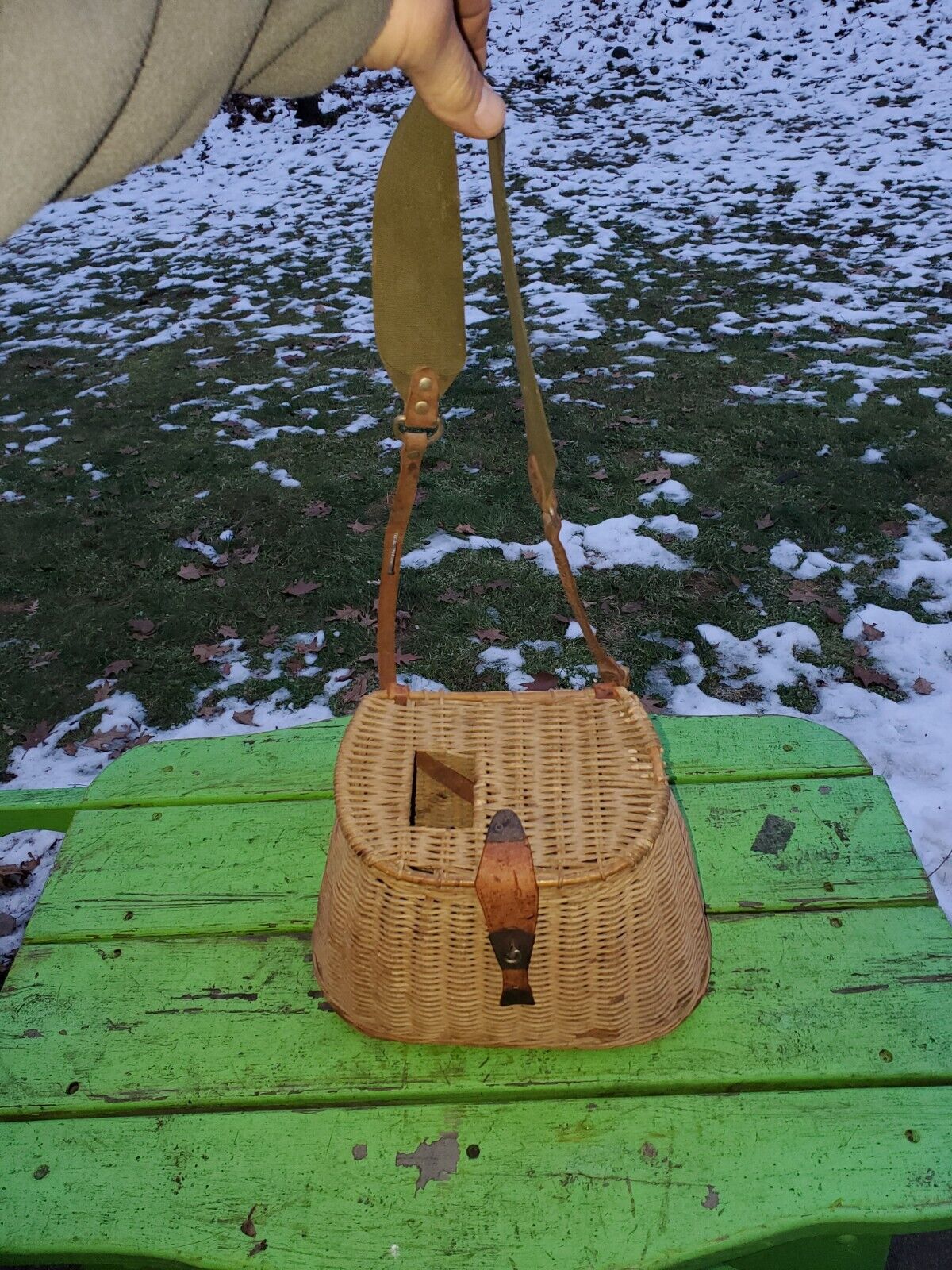 Vintage Unbranded Wicker Leather Fishing Creel